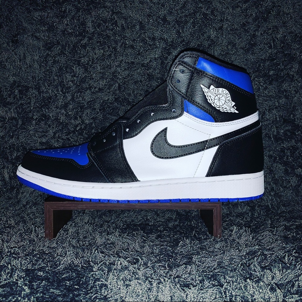 Air Jordan 1 royal toe